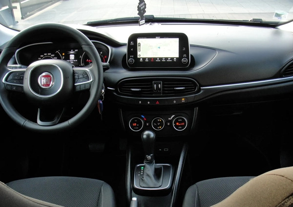 Fiat Tipo cena 51800 przebieg: 99000, rok produkcji 2020 z Kamieńsk małe 191